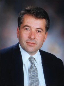 Dr. Axel Aspetsberger Dr. Axel Aspetsberger