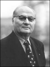 Dr. Theo Gumpelmayer Dr. Theo Gumpelmayer
