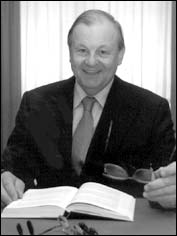 Univ.-Prof. Dr. Gustav Bartl Univ.-Prof. Dr. Gustav Bartl