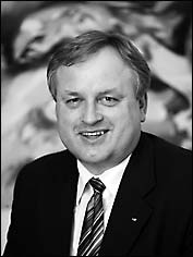 Mag. Josef Majcan Mag. Josef Majcan