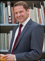 ao. Univ.-Prof. Dipl.-Ing. Dr. Peter Kuhlang