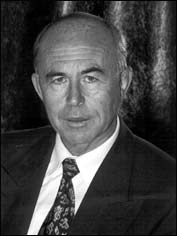 Hofrat Mag. Dr. Wolf Peschl