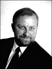 Dr. Georg Karasek