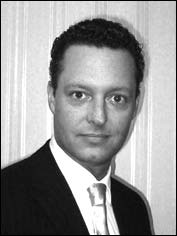 Dr. Christoph Jeannée Dr. Christoph Jeannée