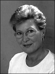 Elisabeth Dapeci Elisabeth Dapeci