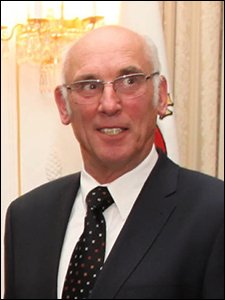 Dipl.-Ing. Dr. Hans Stabinger Dipl.-Ing. Dr. Hans Stabinger